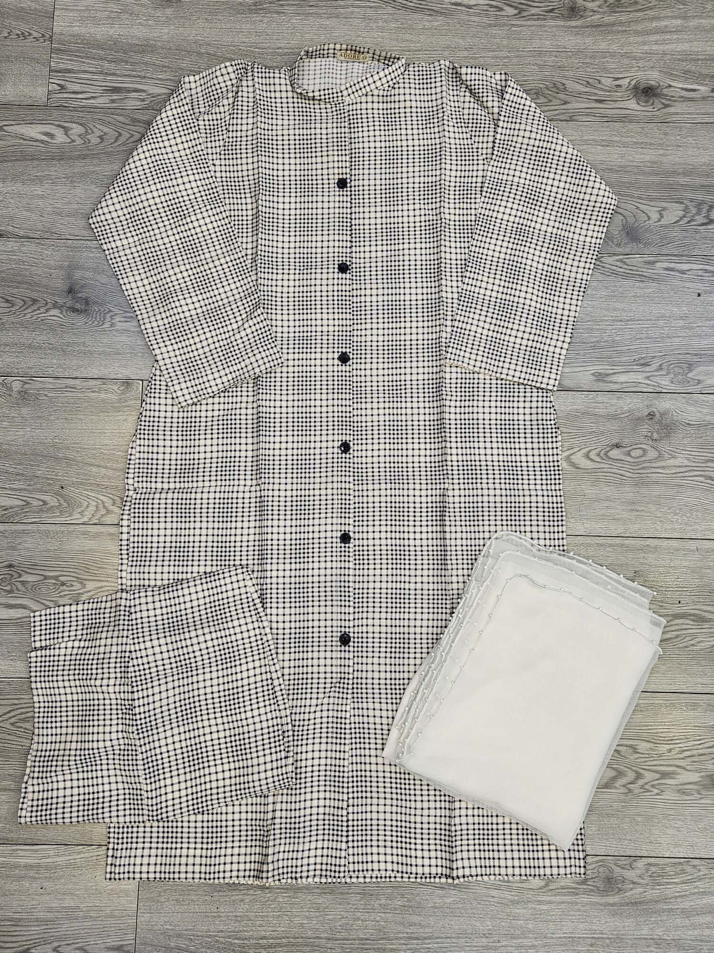Chequered print white and navy blue
