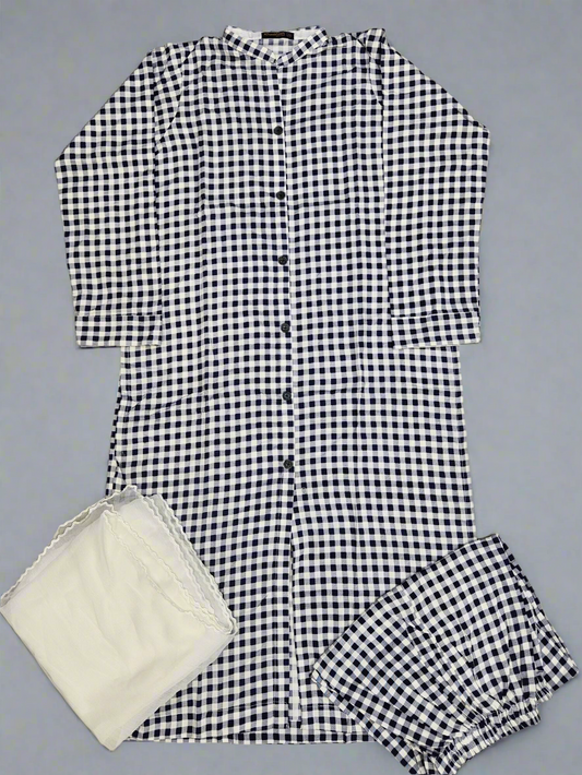 Chequered print white and navy blue