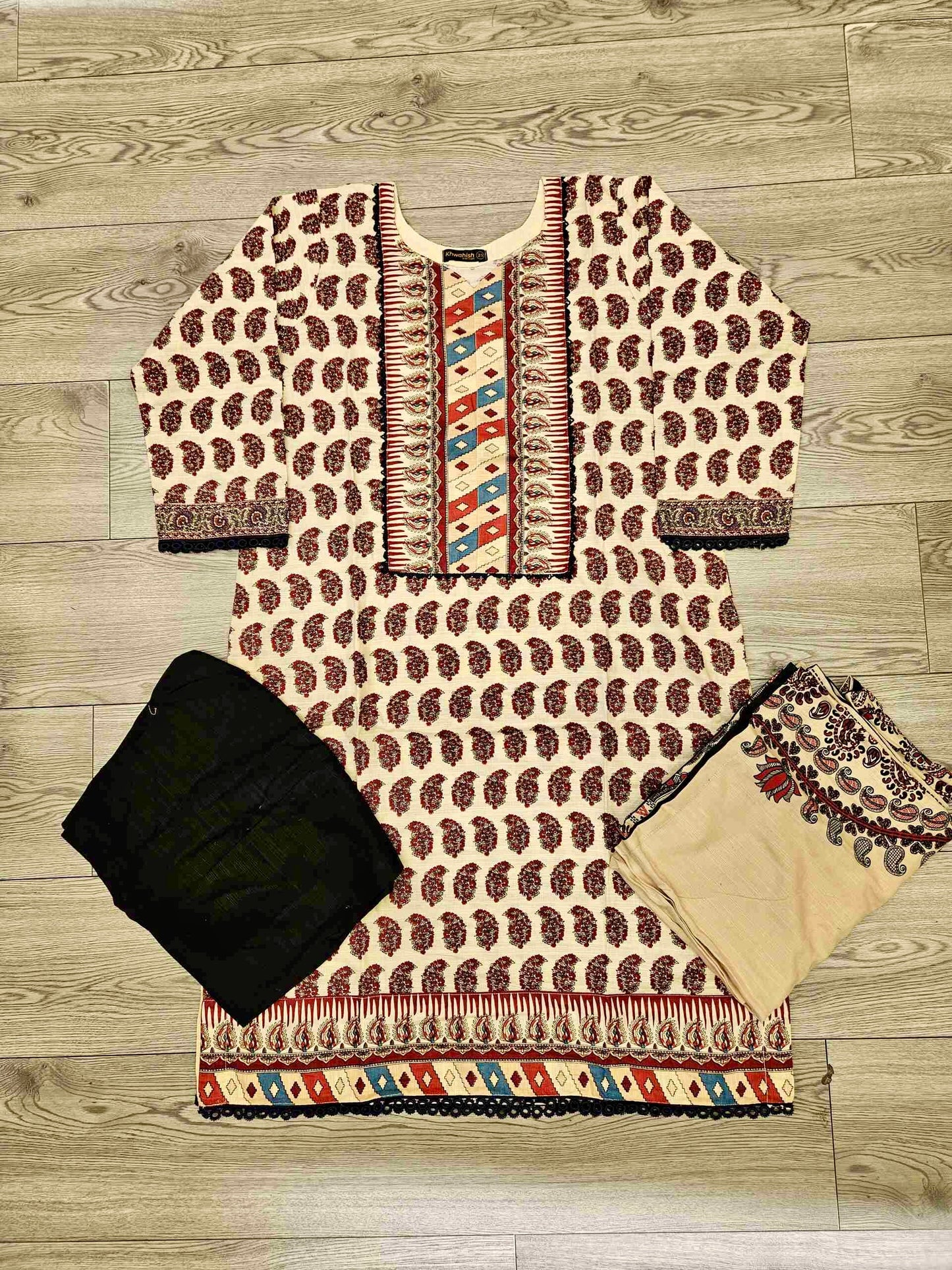 Designer off white and maroon colour winter collection khaddar fabric with khaddar shawl