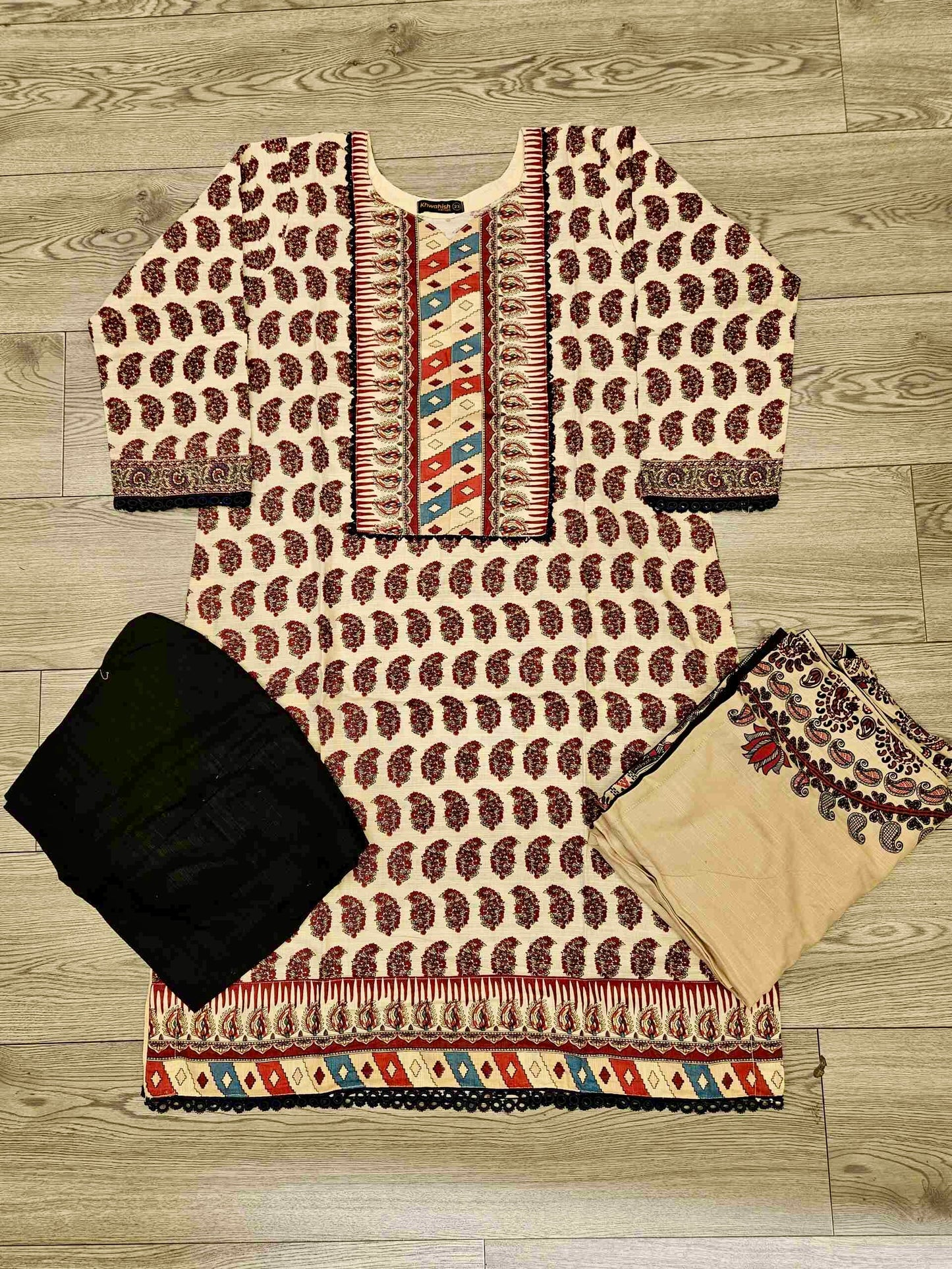 Designer off white and maroon colour winter collection khaddar fabric with khaddar shawl