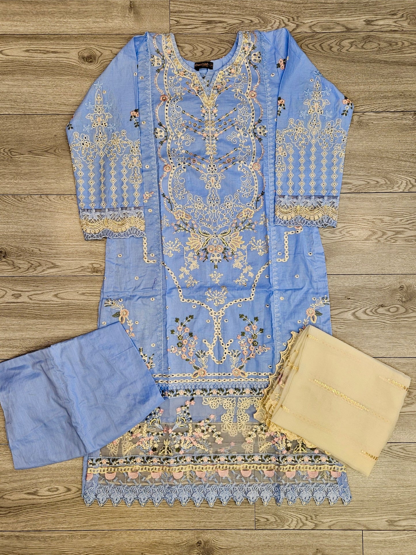 QMR cornflower blue and gold colour