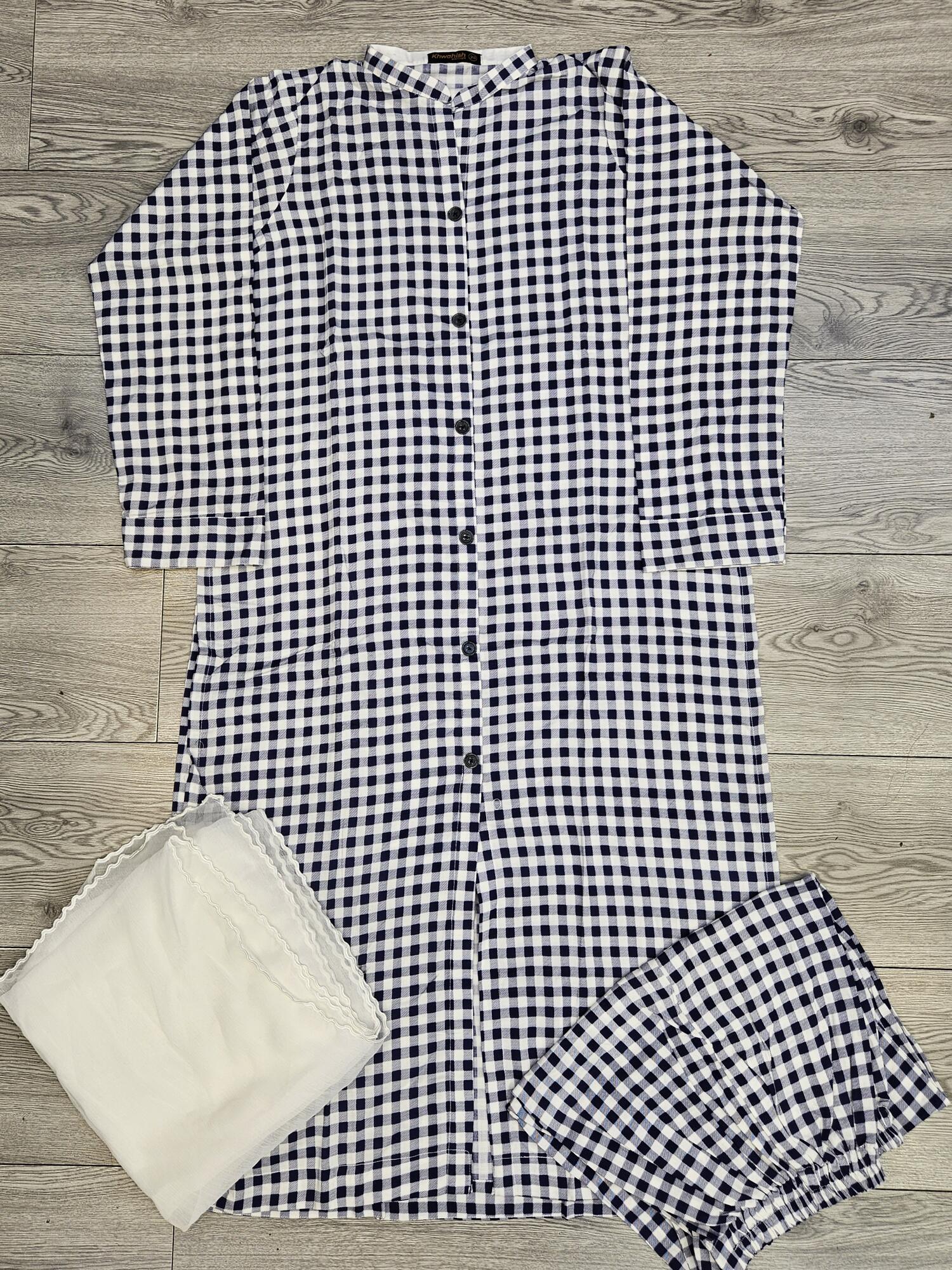 Chequered print white and navy blue