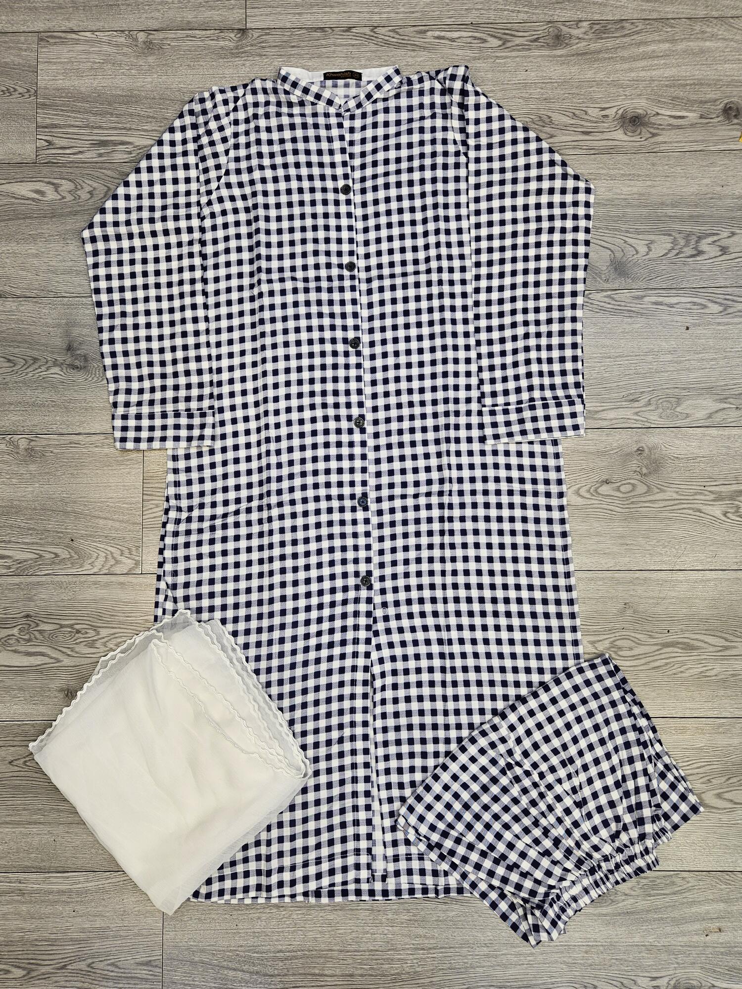 Chequered print white and navy blue