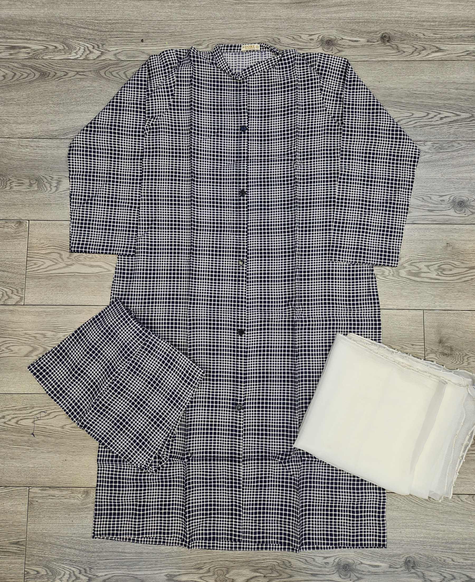 Chequered print navy blue and white