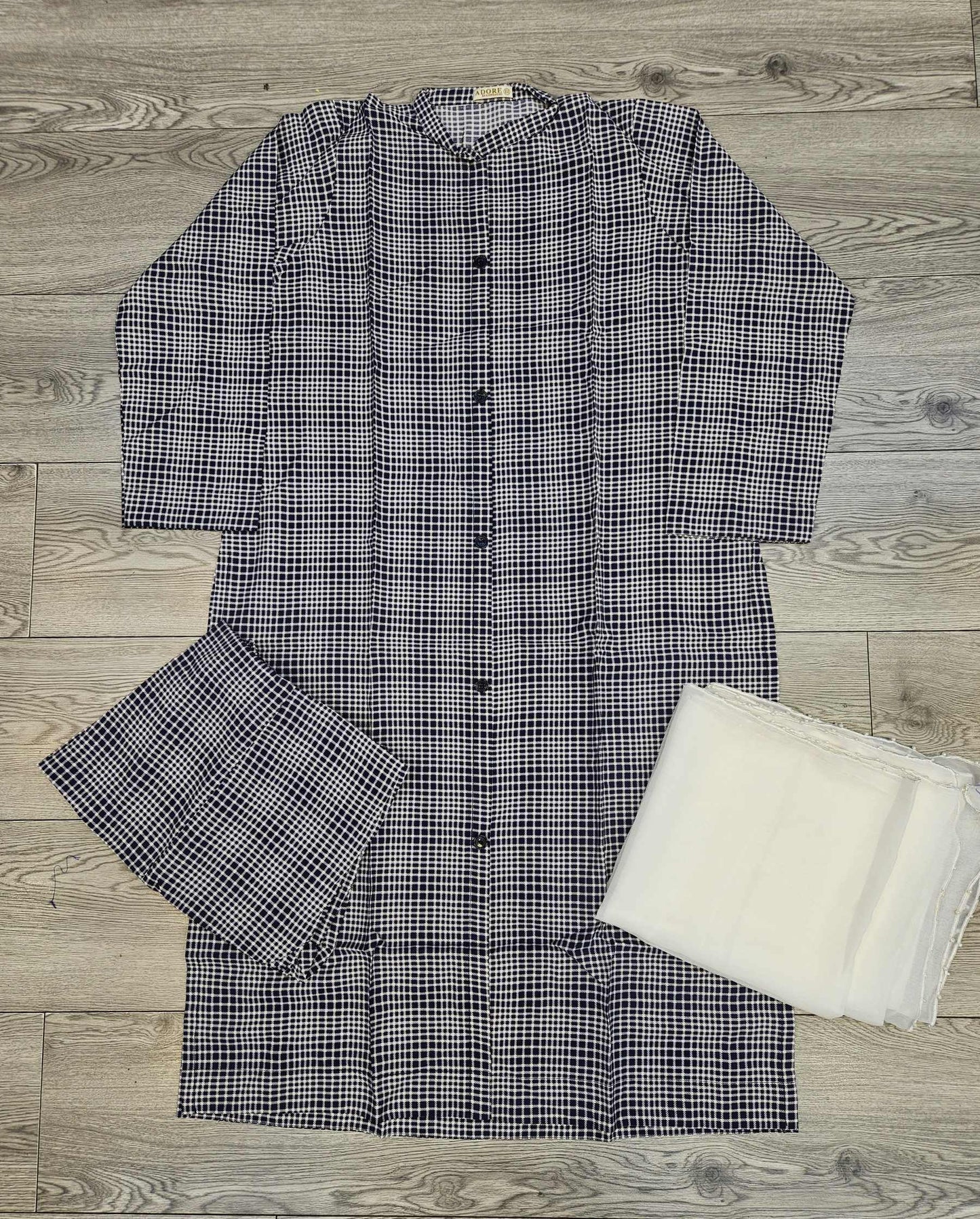 Chequered print navy blue and white