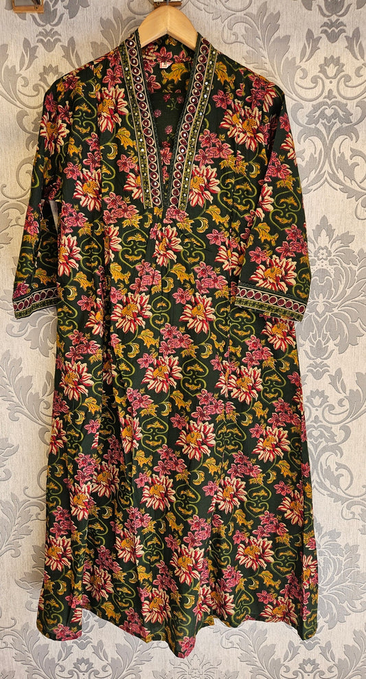 SM cotton dark green and pink colour floral print and embroidery long dress maxi with dupatta and trousers - Womenswear traditional dress