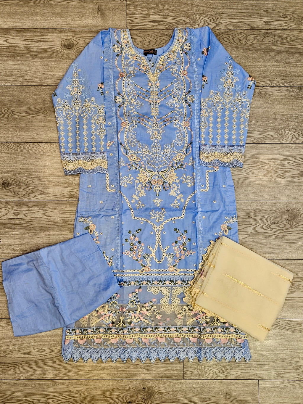 QMR cornflower blue and gold colour