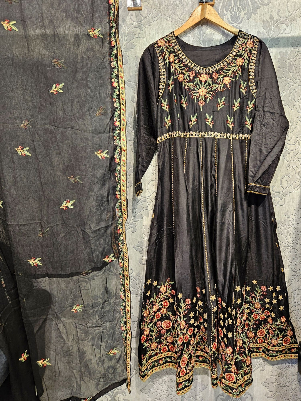 Ethnc Embroidered Viscose Dress Set with Dupatta